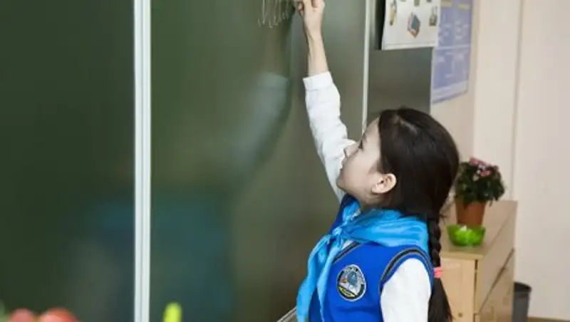 В Астане ликвидируют школьные поборы