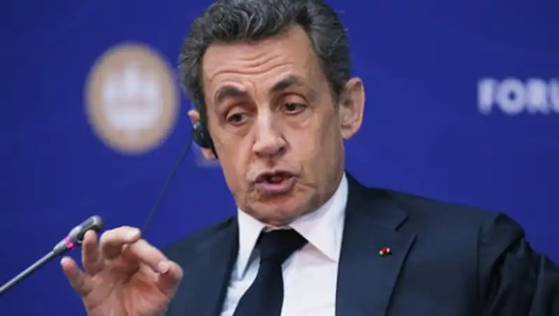 Саркози считает ошибкой идею интеграции Украины в НАТО