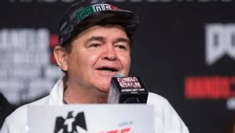 Наставник «Канело» оскорбил тренера Головкина