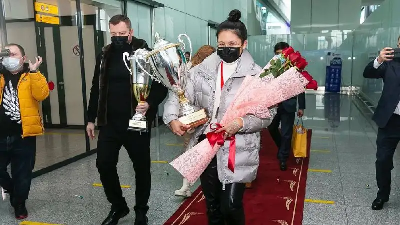 Чемпионка мира по шахматам Бибисара Асаубаева вернулась на Родину