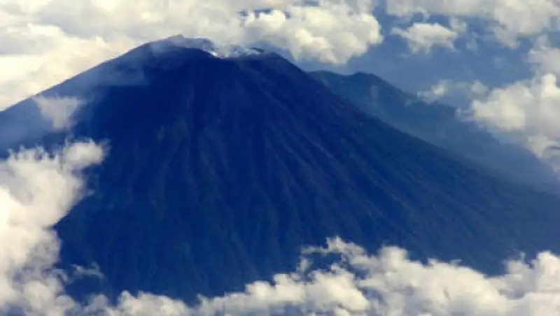 Почему древние мифы о вулканах оказываются правдой