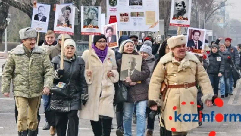 В Алматы прошло торжественное шествие «Нас миллионы панфиловцев»