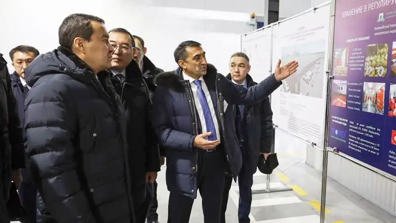 встреча, фото - Новости Zakon.kz от 13.01.2023 18:37