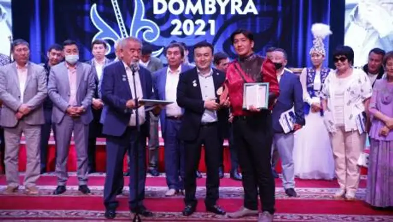 В Уральске прошел очередной тур республиканского айтыса "Assyl dombyra"