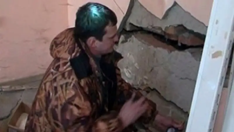 Аварийное общежитие с незаконченным ремонтом начали заселять