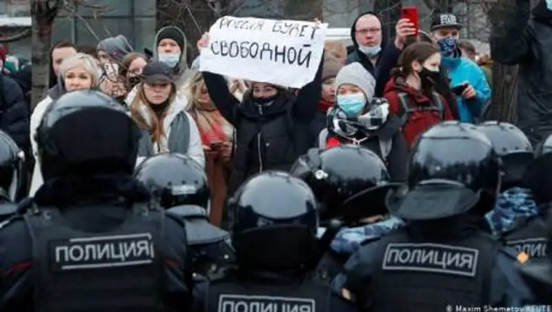 Олега Навального и Любовь Соболь задержали после обысков в Москве