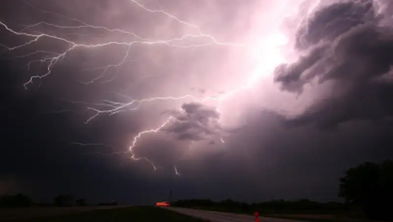В четырех регионах Казахстана объявили штормовое предупреждение