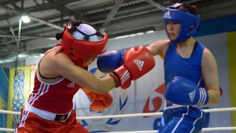 В Астане открывается чемпионат страны по женскому боксу