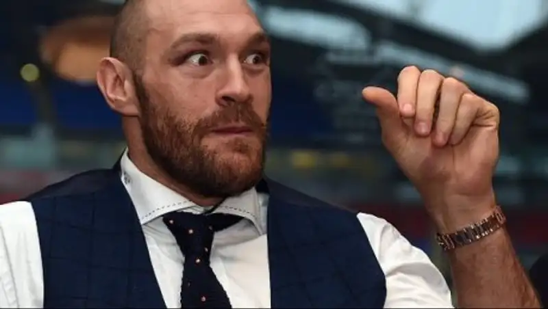 Фьюри пригрозил зарубить Кличко топором