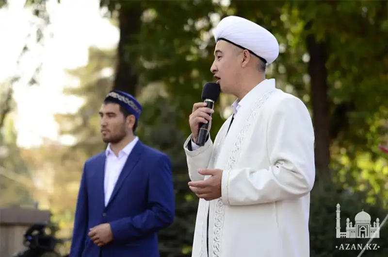 В Центральной мечети Алматы прошел Курбан-айт для детей В Центральной мечети Алматы прошел Курбан-айт для детей, фото - Новости Zakon.kz от 17.10.2013 21:23