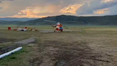 Спасатели с помощью вертолета эвакуировали девушку с гор ВКО