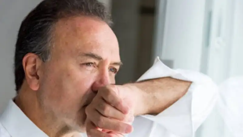 Врач назвала способ борьбы с появлением седых волос