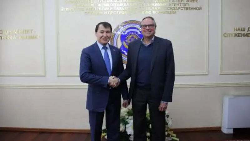 Глава АДГСПК встретился с Брайаном Филбином