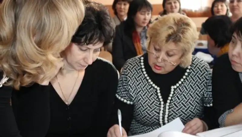 Больше ста тысяч казахстанских педагогов проходят повышение квалификации
