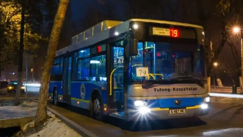 Алматинцы задали акиму вопрос о времени работы автобусов