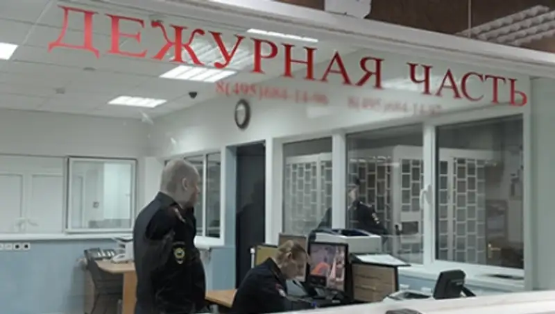 В Москве пьяные родители забыли двух младенцев в такси