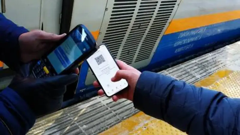 В казахстанских поездах можно ездить по электронному удостоверению личности