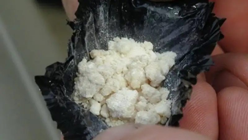 Жительница Усть-Каменогорска добровольно сдала в полицию почти два килограмма героина