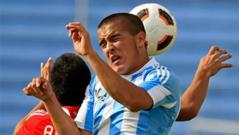 Футболиста осудили за изнасилование девушки рядом с ее спящим парнем