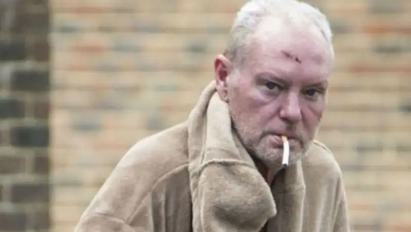 Известного футболиста спустили с лестницы за расистские лозунги, спортсмен госпитализирован