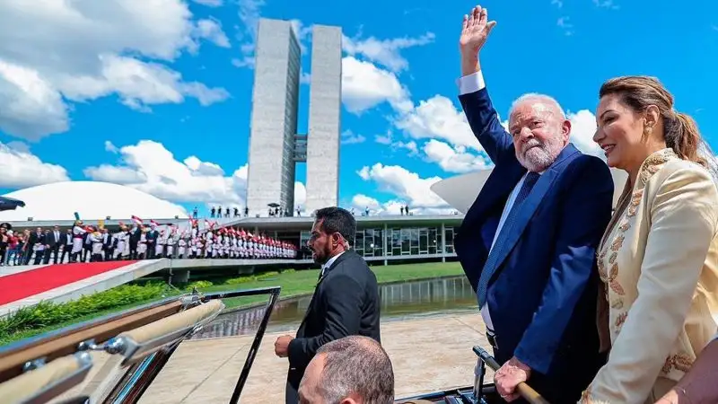 Лула да Силва вступил в должность президента Бразилии в третий раз