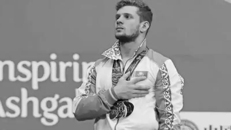 Умер казахстанский тяжелоатлет Альберт Линдер