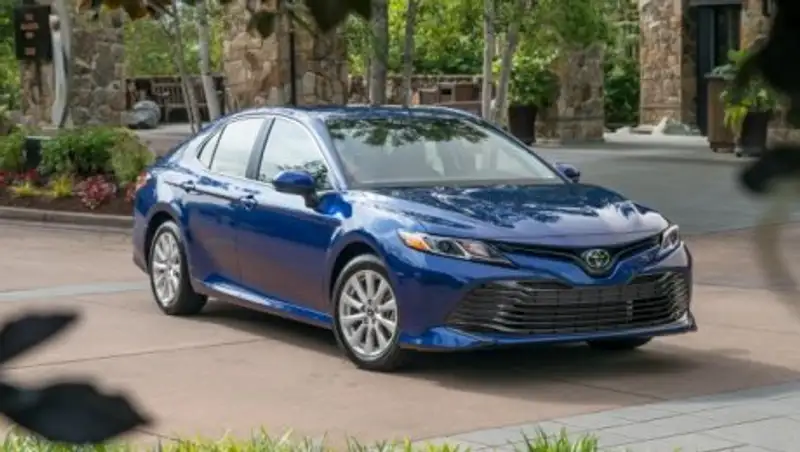 Toyota готовится к старту официальных продаж нового Camry