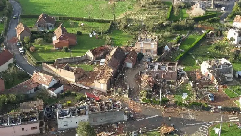 На северные департаменты Франции обрушился торнадо