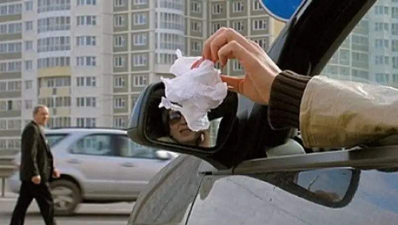 Полицейские Павлодара решили перевоспитать водителей-грязнуль