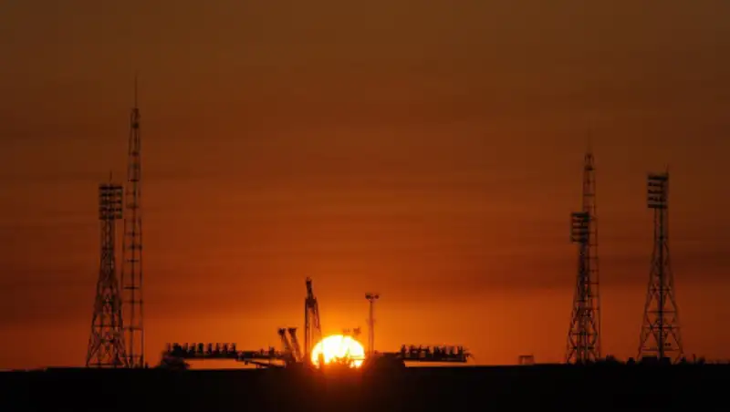 На космодром Байконур доставили спутник связи "Ямал-601"