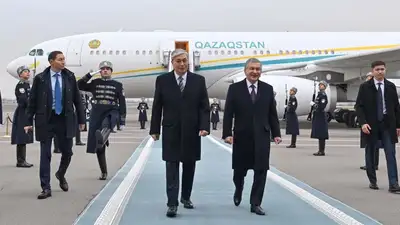Токаев прибыл с госвизитом в Узбекистан