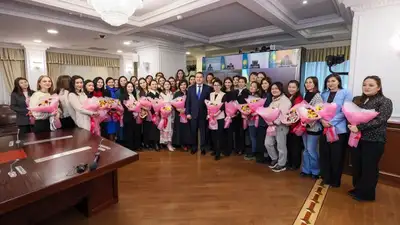 Алихан Смаилов обратился к женщинам Казахстана