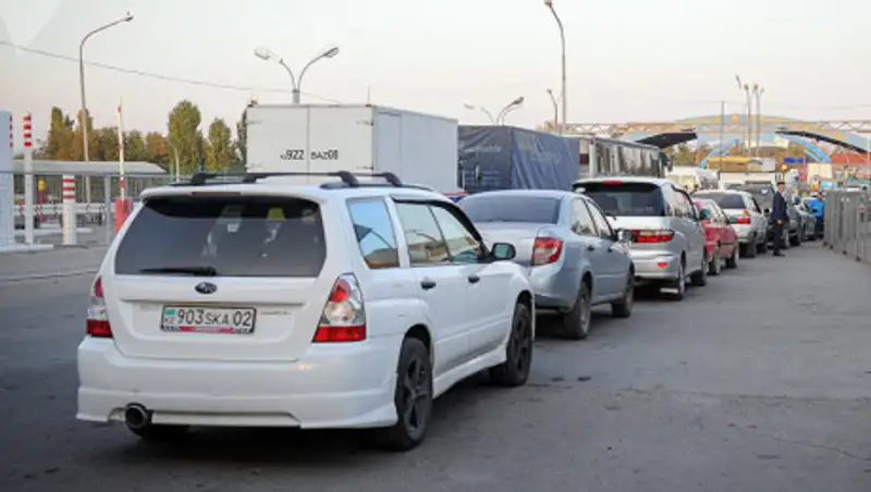 Названы причины очереди транспорта на казахстанско-кыргызской границе