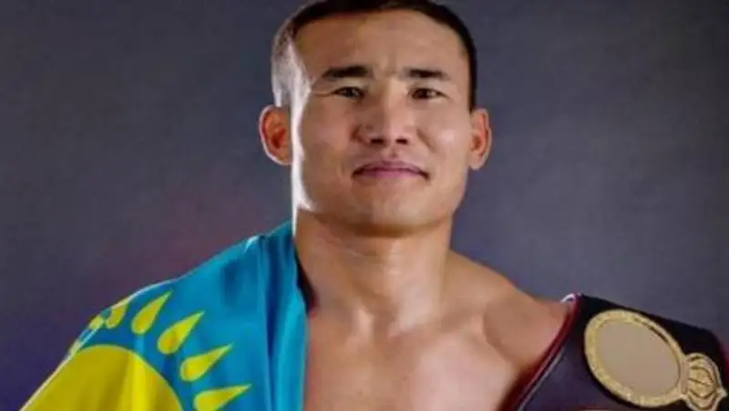 Канат Ислам нокаутировал "Палача" в бою с двумя нокдаунами