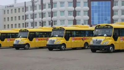 16 школьных автобусов переданы Управлению образования Акмолинской области , фото - Новости Zakon.kz от 10.11.2022 17:02