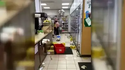 мародерство в США, фото - Новости Zakon.kz от 26.12.2022 16:12