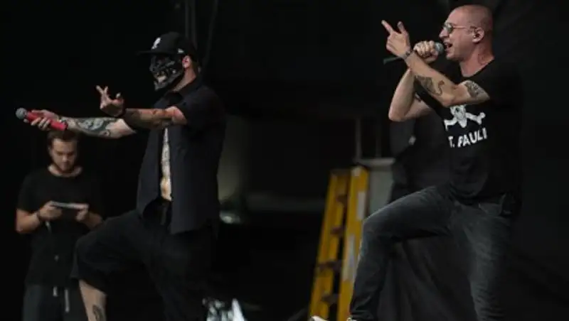 Роскомнадзор заблокировал клип рэпера Oxxxymiron