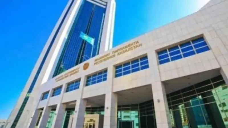 Состоялось пленарное заседание Мажилиса Парламента РК