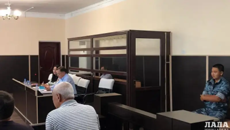 Взятка 115 тысяч евро. Начался суд на экс-замакима Мангистауской области