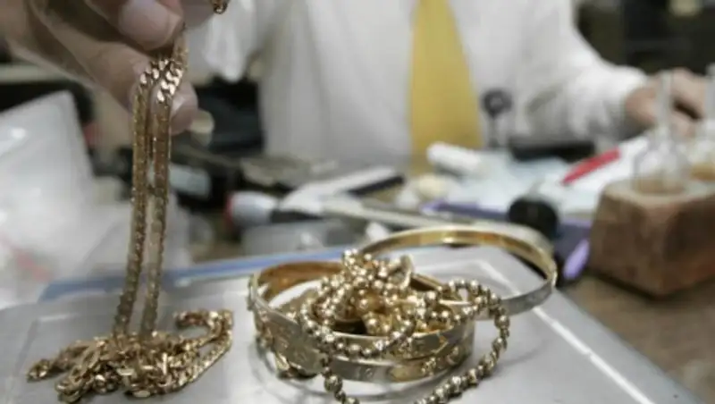 Токаев поручил ускорить проверку ломбардов