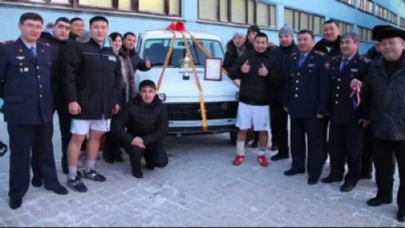 Команда УВД Павлодара получила автомобиль за победу в спортивном турнире