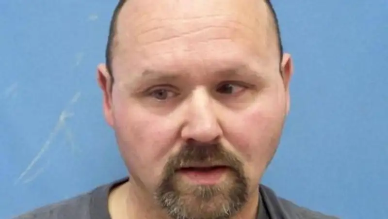 Педофил, насиловавший девочку восемь лет, попросил ее "смириться"