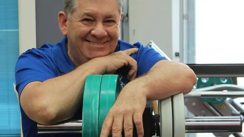 Поднятие тяжестей почти вдвое снижает риск преждевременной смерти, утверждают специалисты