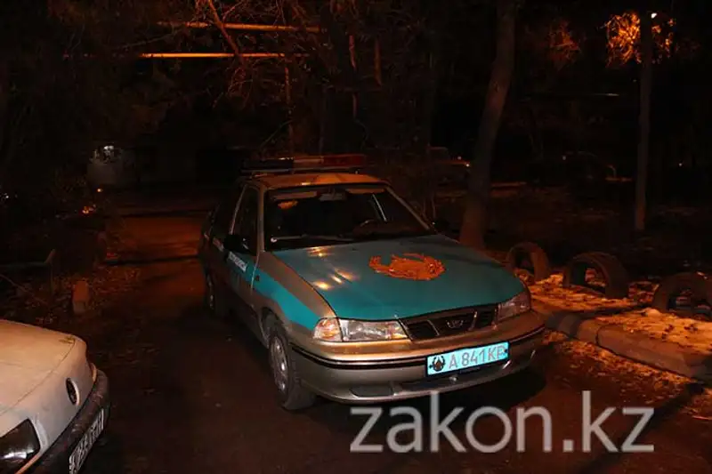 В Алматы задержали пьяного автовора (фото) В Алматы задержали пьяного автовора (фото), фото - Новости Zakon.kz от 27.11.2013 23:40