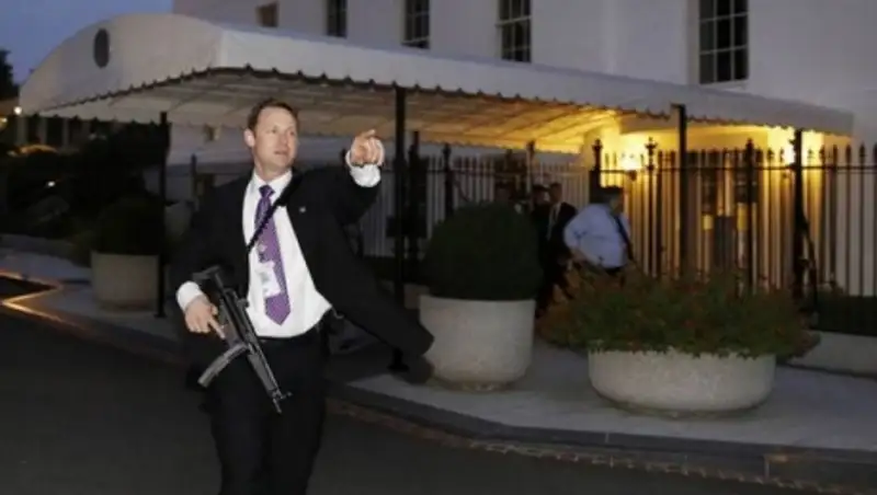 Из американского Белого дома эвакуировали журналистов