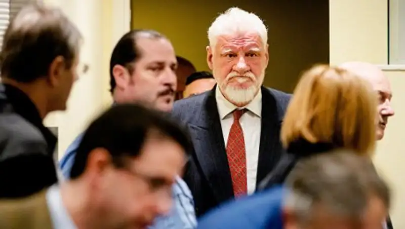 Хорватский генерал выпил яд и умер после оглашения приговора в Гаагском трибунале