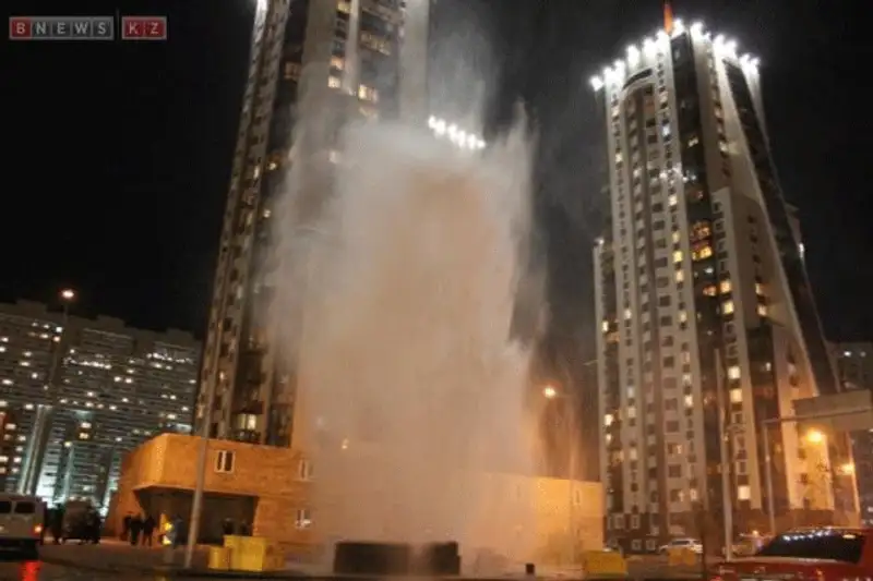 На левобережье Астаны произошел прорыв основного водопровода (фото), фото - Новости Zakon.kz от 17.11.2013 16:05