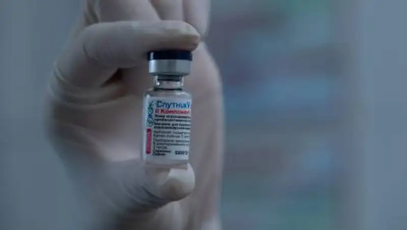 Более 5,5 млн казахстанцев привились двумя компонентами вакцины от COVID-19