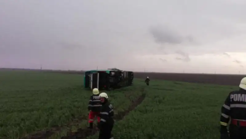 По югу Румынии прошел мощный торнадо