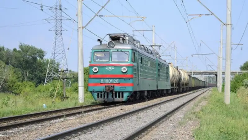 Машинисты тепловоза обворовали свой же грузовой состав в Алматинской области